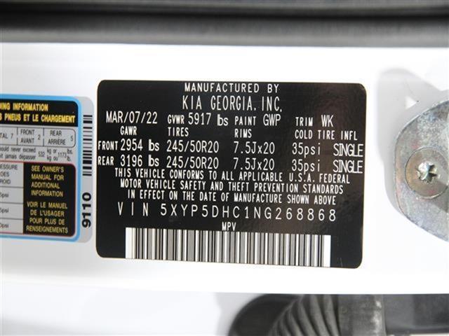 Photo of 2022 Glacial White Pearl Kia Telluride