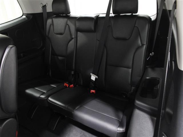 Photo of 2022 Glacial White Pearl Kia Telluride
