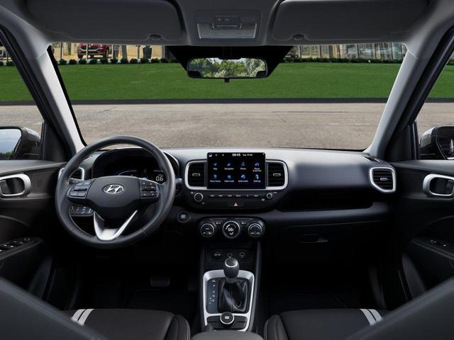 Photo of 2025 Onyx Black Hyundai VENUE
