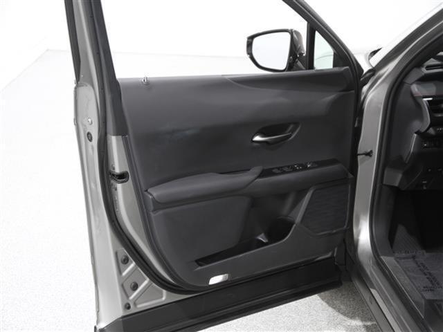 Photo of 2022 Atomic Silver Lexus UX 250h