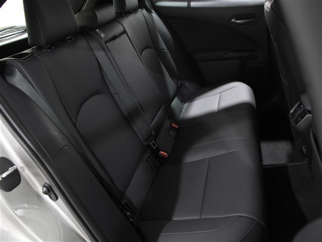 Photo of 2022 Atomic Silver Lexus UX 250h