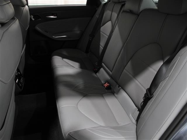 Photo of 2019 Harbor Gray Metallic Toyota Avalon