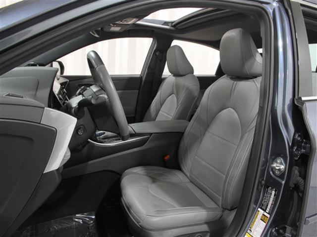 Photo of 2019 Harbor Gray Metallic Toyota Avalon