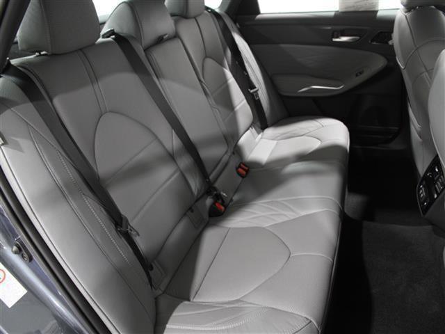 Photo of 2019 Harbor Gray Metallic Toyota Avalon