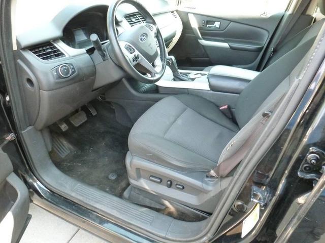 Photo of 2013 Black Ford Edge