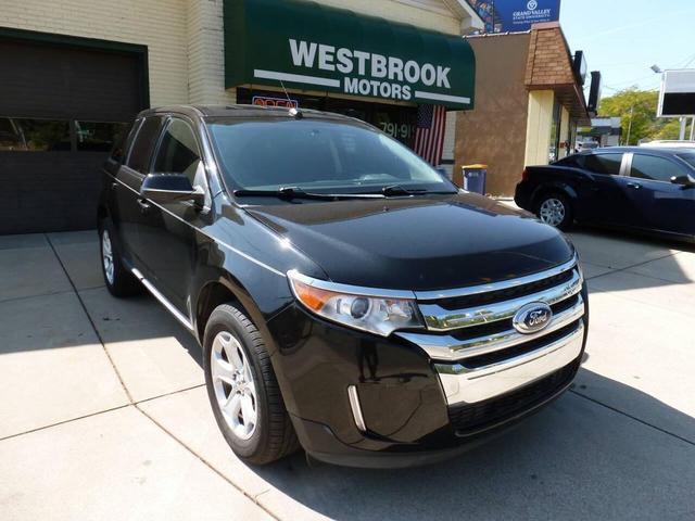 Photo of 2013 Black Ford Edge