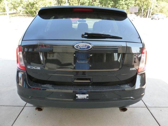 Photo of 2013 Black Ford Edge