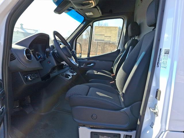 Photo of 2024 White Mercedes-Benz Sprinter 2500
