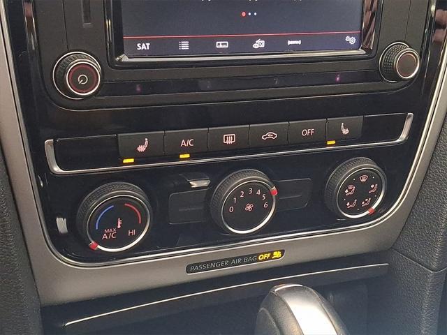 Photo of 2019 Deep Black Pearl Volkswagen Passat