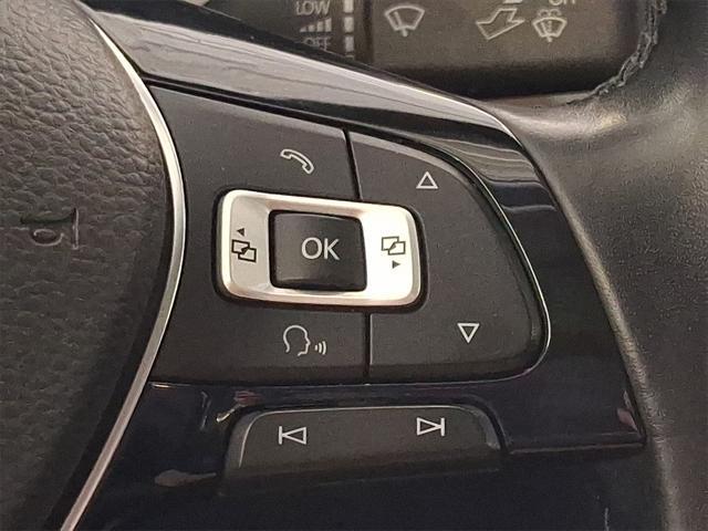 Photo of 2019 Deep Black Pearl Volkswagen Passat