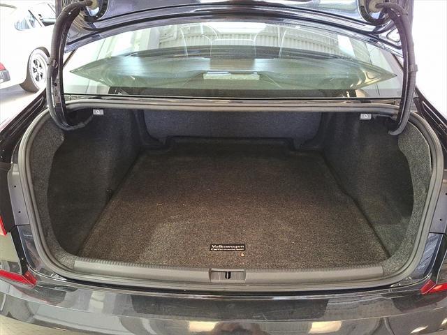 Photo of 2019 Deep Black Pearl Volkswagen Passat