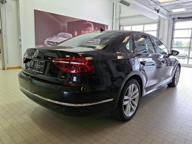 Photo of 2019 Deep Black Pearl Volkswagen Passat