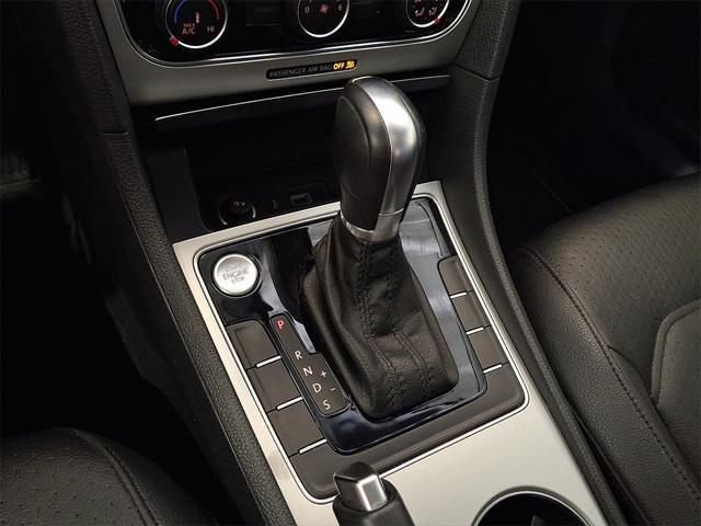 Photo of 2019 Deep Black Pearl Volkswagen Passat