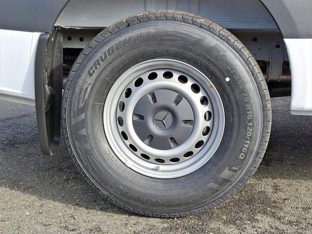 Photo of 2025 White Mercedes-Benz Sprinter 2500