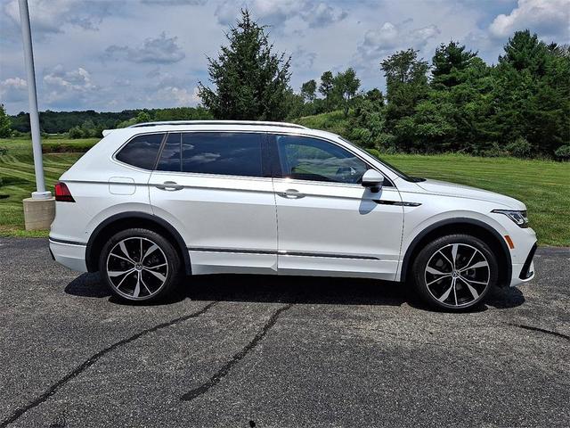 Photo of 2023 Opal White Pearl Volkswagen Tiguan