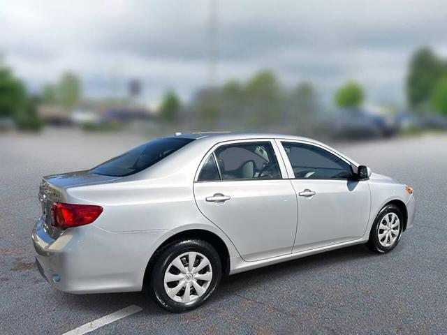 Photo of 2009 Classic Silver Metallic Toyota Corolla