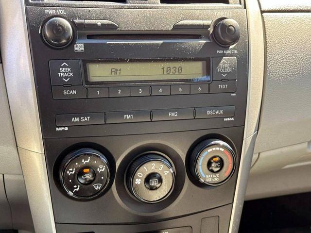 Photo of 2009 Classic Silver Metallic Toyota Corolla