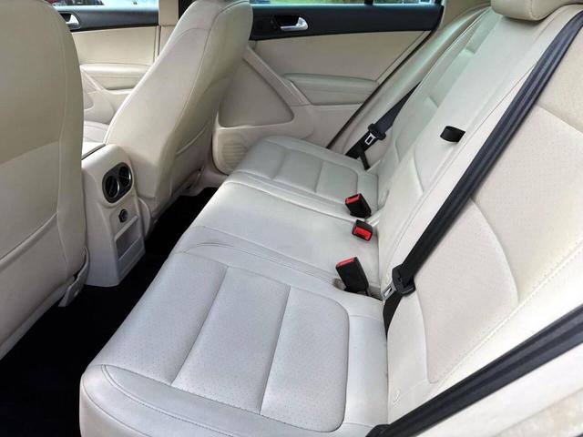 Photo of 2017 Pure White Volkswagen Tiguan