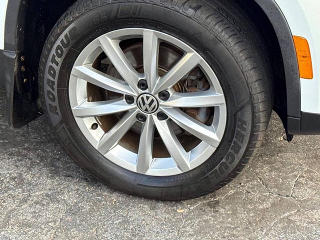 Photo of 2017 Pure White Volkswagen Tiguan