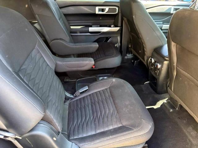 Photo of 2021 Iconic Silver Metallic Ford Explorer