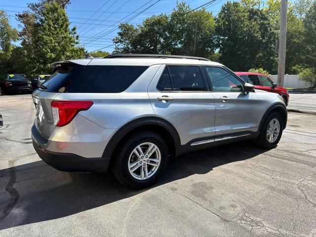 Photo of 2021 Iconic Silver Metallic Ford Explorer
