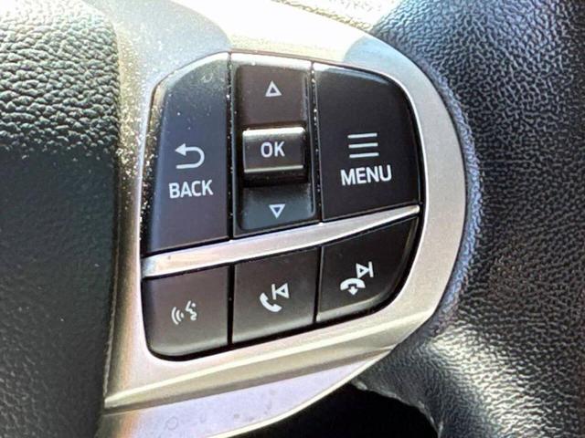 Photo of 2021 Iconic Silver Metallic Ford Explorer