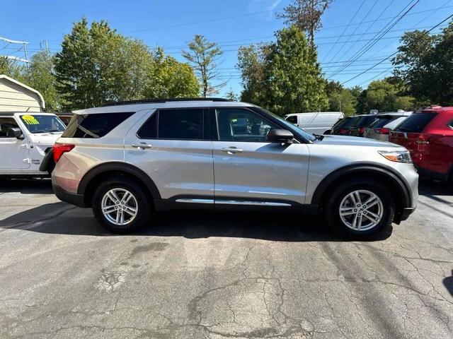 Photo of 2021 Iconic Silver Metallic Ford Explorer