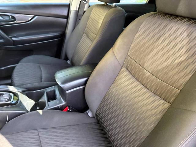 Photo of 2020 Magnetic Black Pearl Nissan Rogue