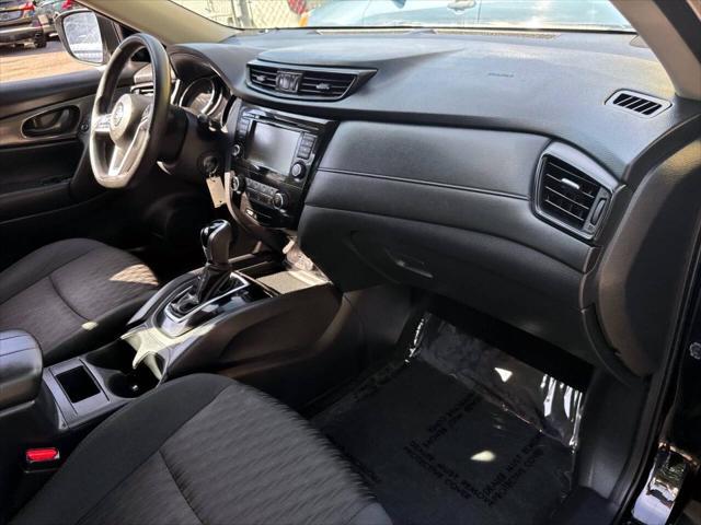 Photo of 2020 Magnetic Black Pearl Nissan Rogue