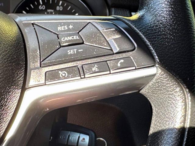 Photo of 2020 Magnetic Black Pearl Nissan Rogue