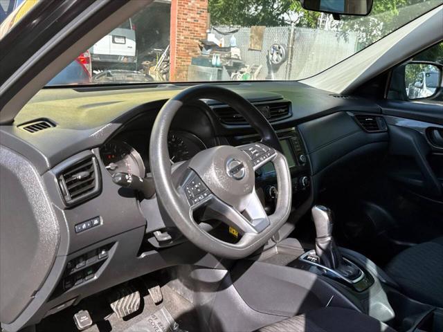 Photo of 2020 Magnetic Black Pearl Nissan Rogue