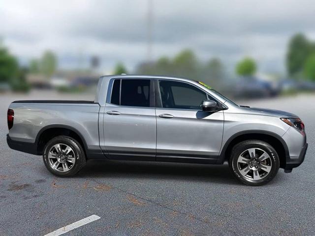 Photo of 2017 Lunar Silver Metallic Honda Ridgeline