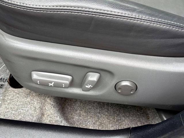 Photo of 2013 Winter Gray Metallic Toyota Prius