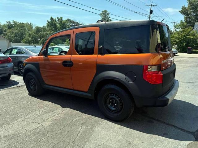 Photo of 2008 Tangerine Metallic Honda Element