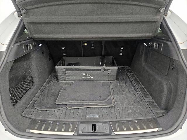 Photo of 2021 White Jaguar F-PACE
