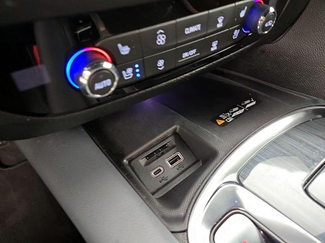 Photo of 2022 White Buick Enclave