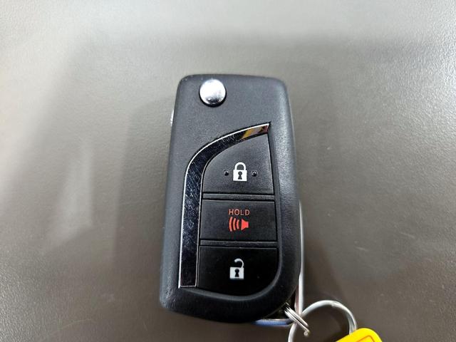 Photo of 2022 Silver Toyota RAV4 Hybrid