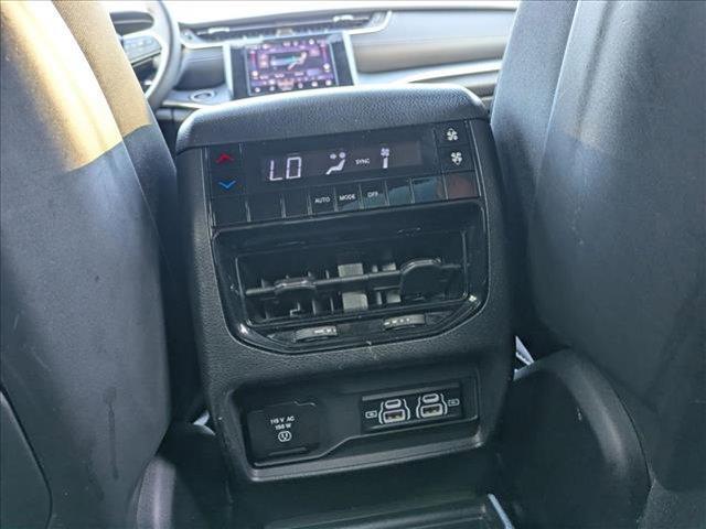 Photo of 2023 Metallic Jeep Grand Cherokee L