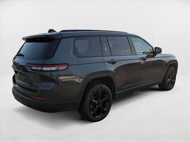 Photo of 2023 Metallic Jeep Grand Cherokee L