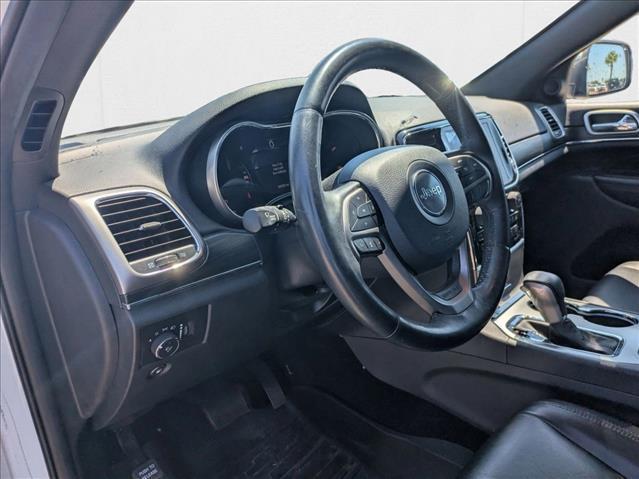 Photo of 2019 Bright White Clearcoat Jeep Grand Cherokee