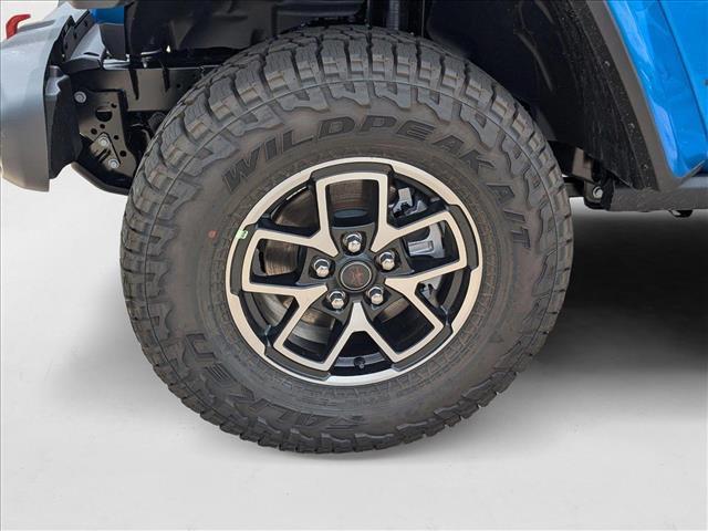 Photo of 2025 Hydro Blue Pearlcoat Jeep Gladiator