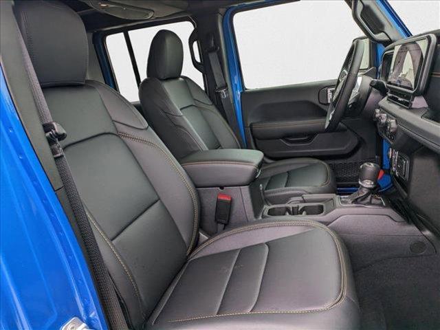 Photo of 2025 Hydro Blue Pearlcoat Jeep Wrangler