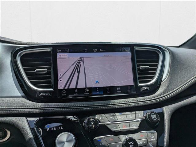 Photo of 2025 Bright White Clearcoat Chrysler Pacifica