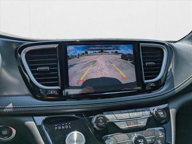 Photo of 2025 Diamond Black Chrysler Pacifica