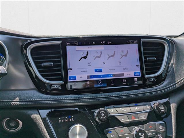 Photo of 2025 Diamond Black Chrysler Pacifica