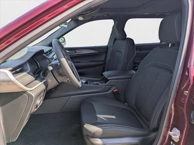 Photo of 2025 Velvet Red Pearlcoat Jeep Grand Cherokee L