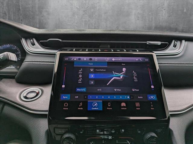 Photo of 2025 Metallic Jeep Grand Cherokee L