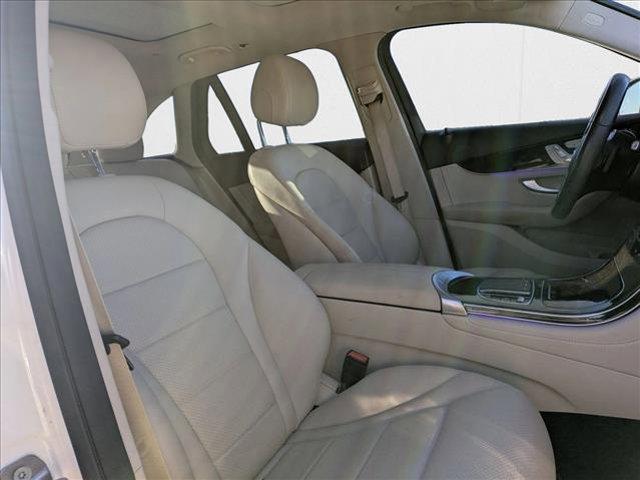 Photo of 2020 Polar White Mercedes-Benz GLC 300
