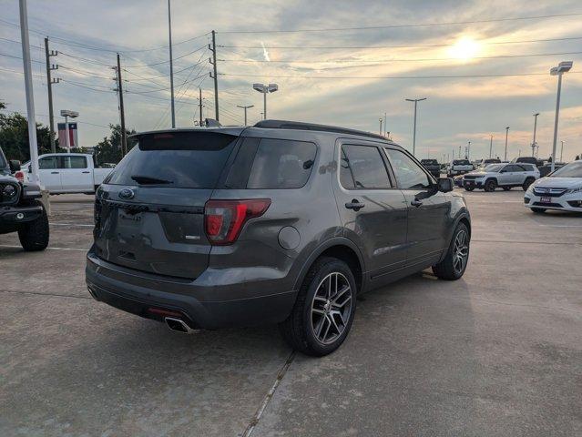 Photo of 2017 Magnetic Metallic Ford Explorer