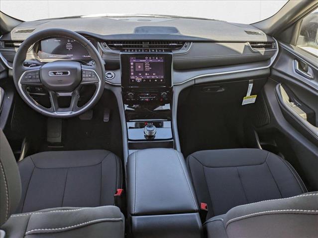 Photo of 2025 Bright White Clearcoat Jeep Grand Cherokee L
